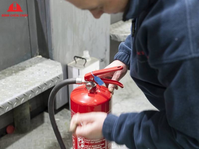 cách nhận biết bình chữa cháy hết hạn sử dụng