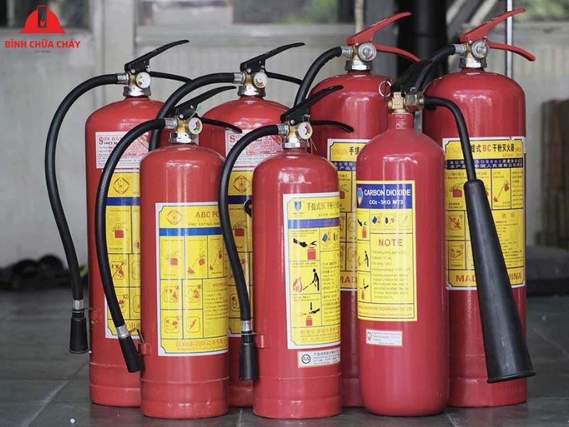 so sánh bình chữa cháy CO2 và bột