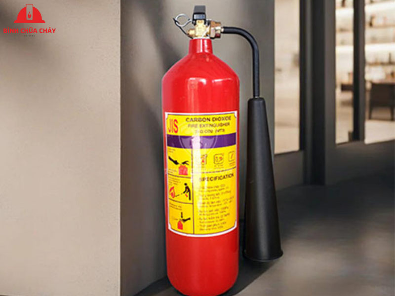 so sánh bình chữa cháy CO2 và bột